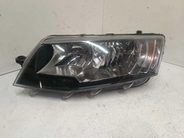 PHARE GAUCHE SKODA OCTAVIA - Vue 1